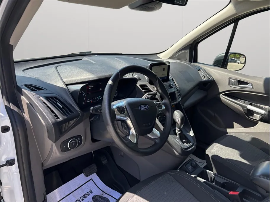 Ford Transit Connect photo 6