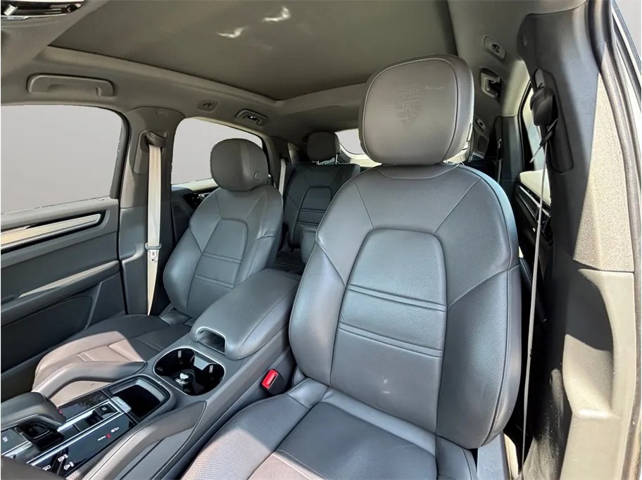 Porsche Cayenne photo 16