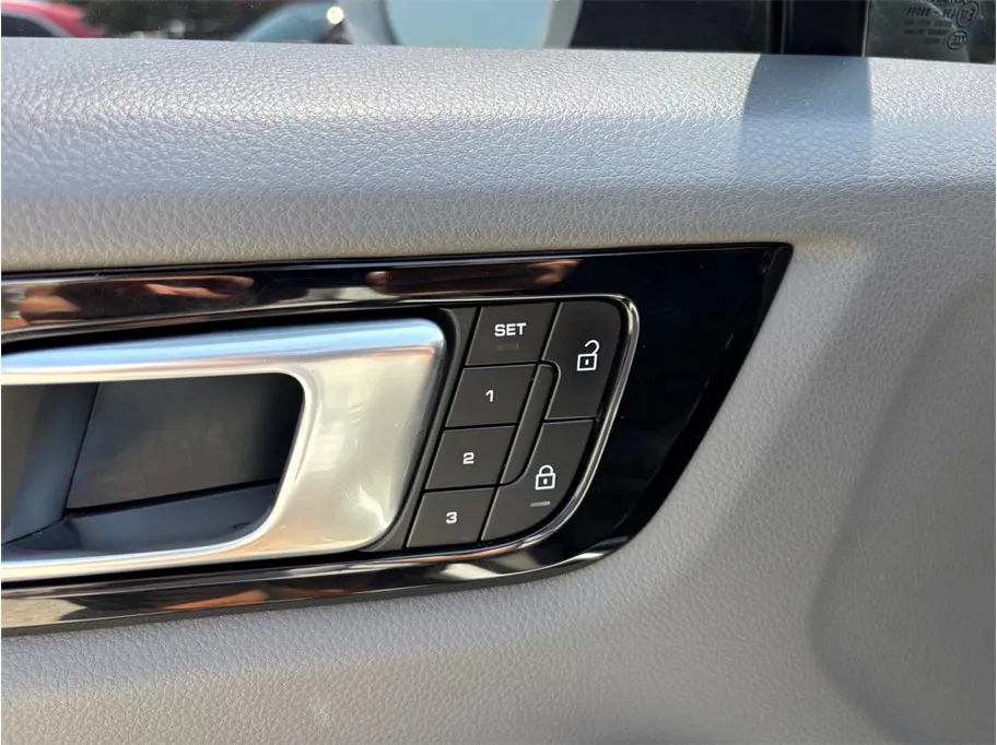 Porsche Cayenne photo 21