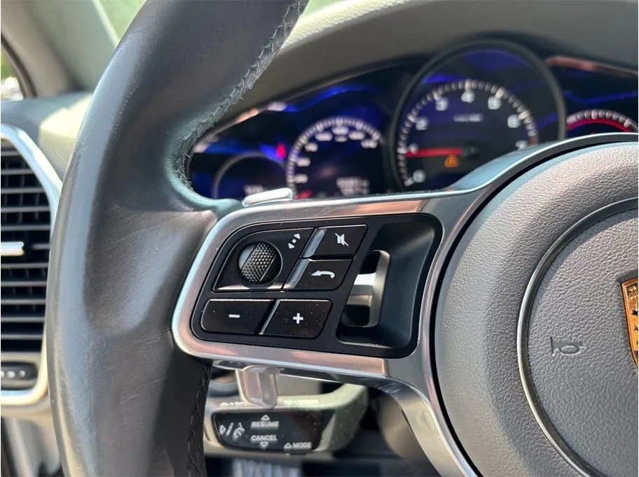Porsche Cayenne photo 25