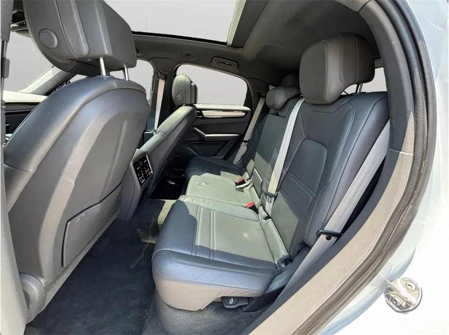 Porsche Cayenne photo 37