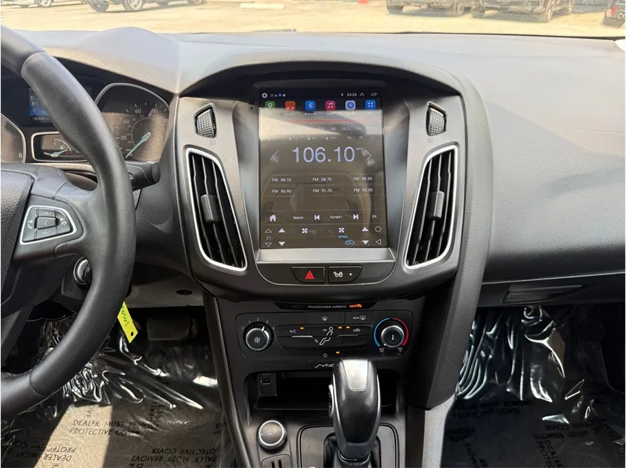 Ford Focus photo 11