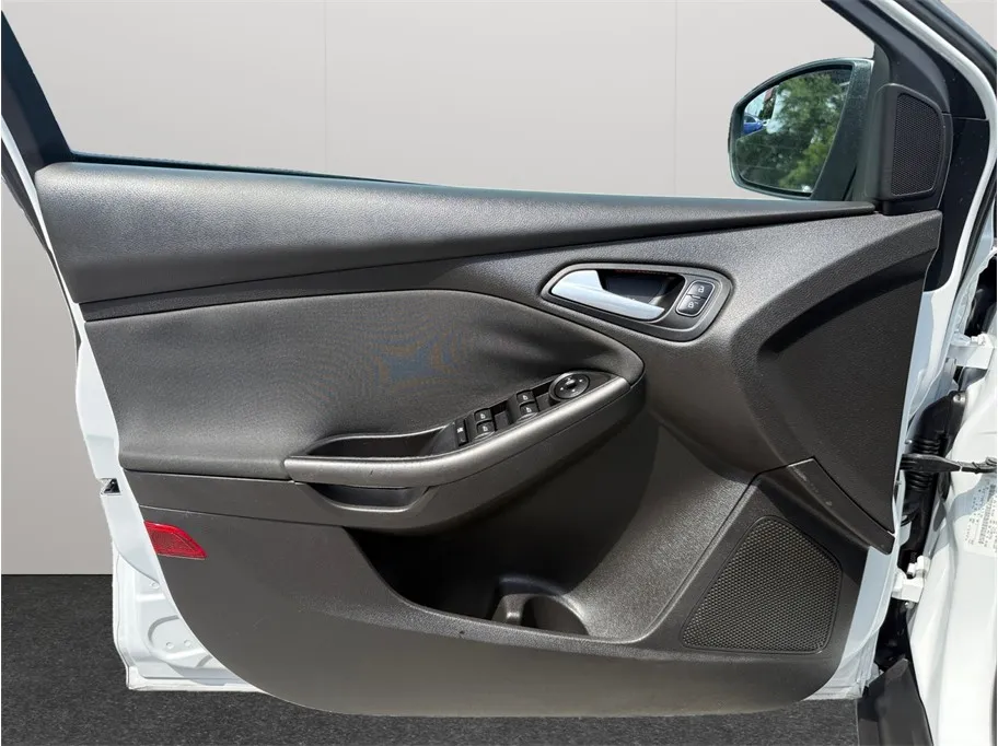Ford Focus photo 18