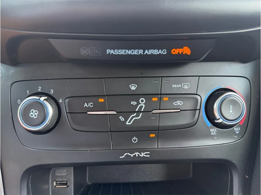 Ford Focus photo 27
