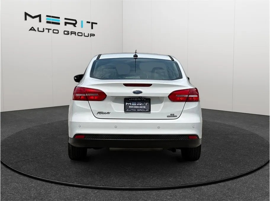 Ford Focus photo 8