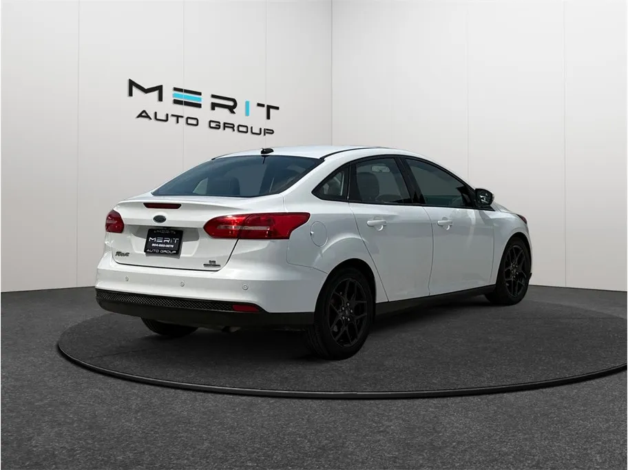Ford Focus photo 9