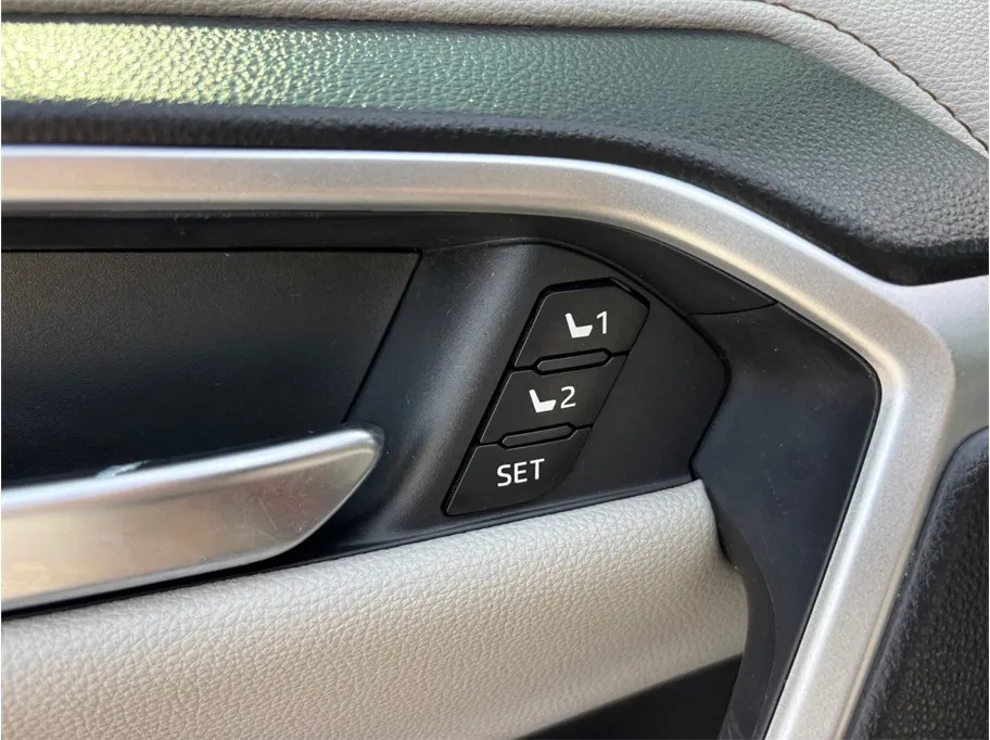 Toyota RAV4 photo 24