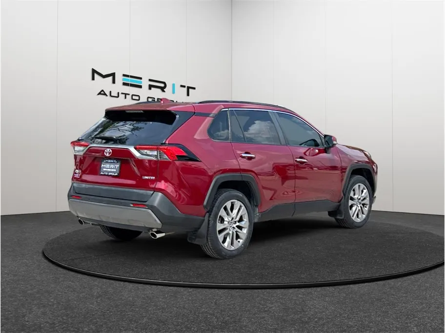 Toyota RAV4 photo 9