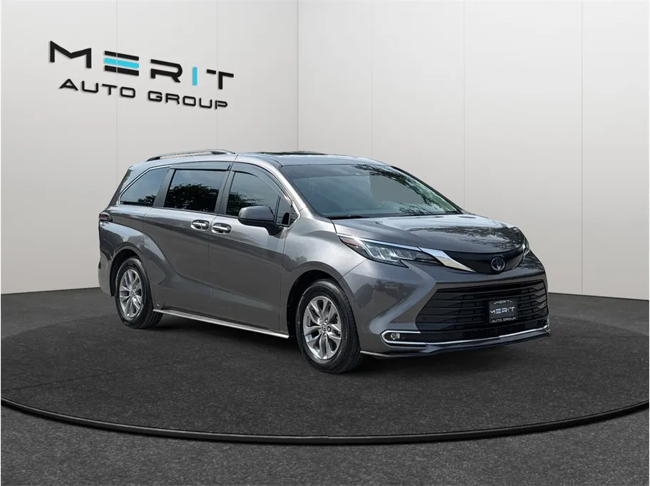 Gray 2023 Toyota Sienna XLE Minivan 4D for sale in Jacksonville, FL