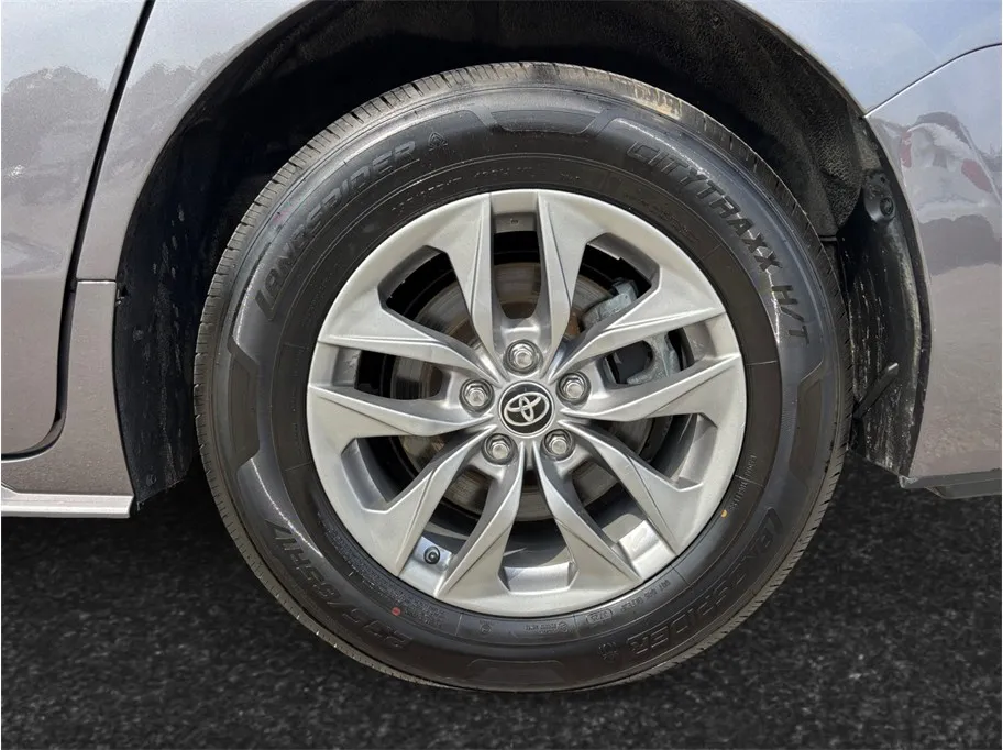 Toyota Sienna photo 15