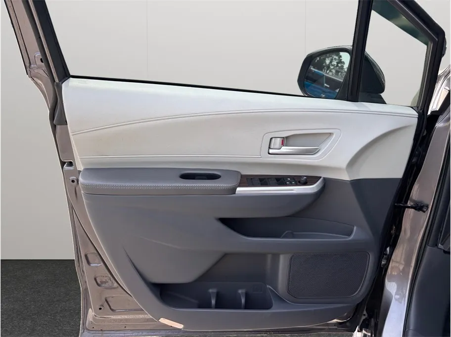 Toyota Sienna photo 21