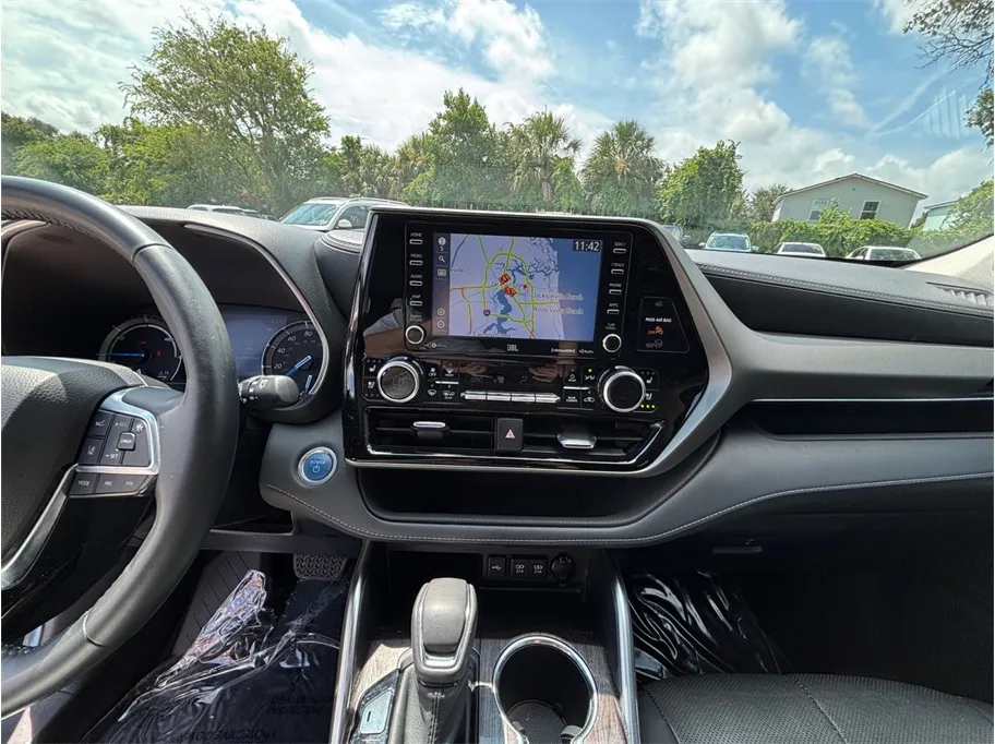 Toyota Highlander photo 11