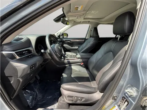 Photos of 2021 Toyota Highlander Hybrid Limited Sport Utility 4D for sale in Jacksonville, FL at Merit Auto Group Atlantic