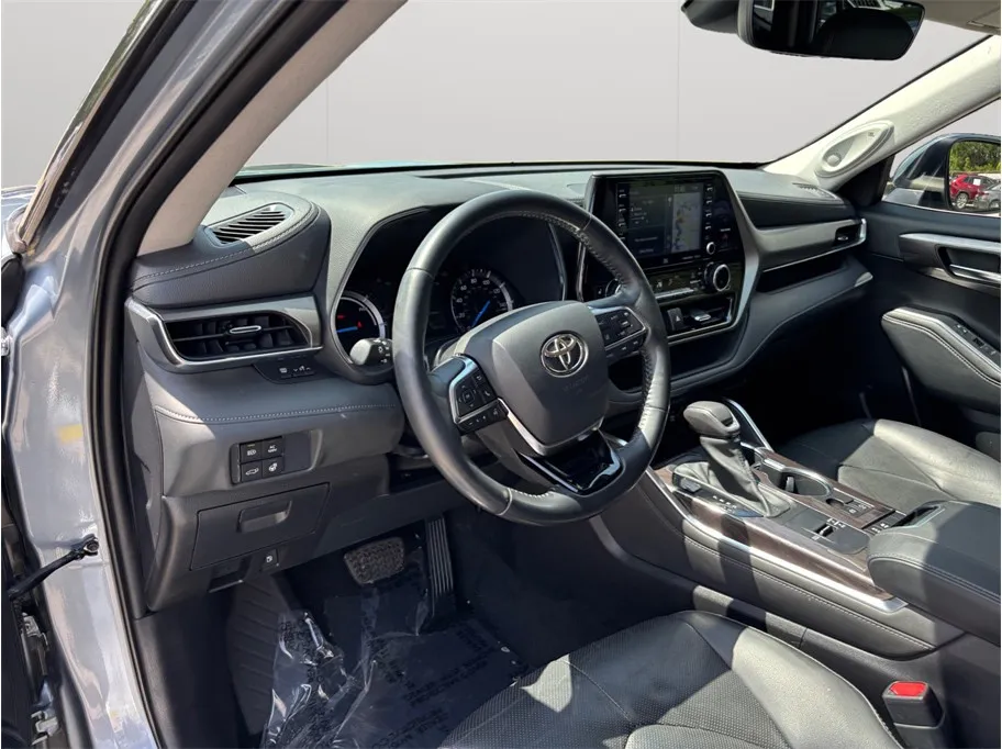 Toyota Highlander photo 6