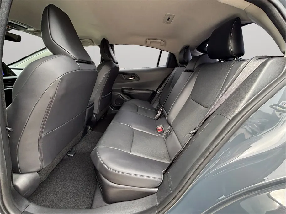 Toyota Prius photo 36