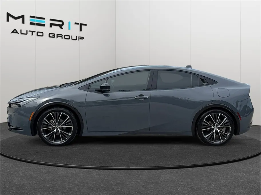 Toyota Prius photo 5