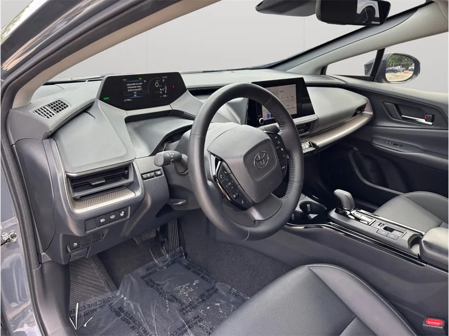 Toyota Prius photo 6