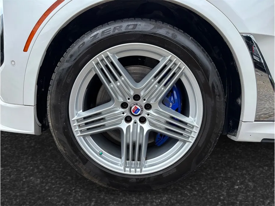 BMW X7 photo 12
