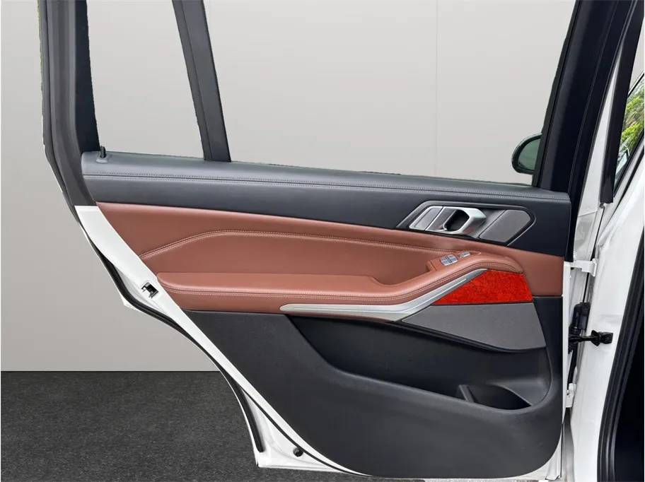 BMW X7 photo 42