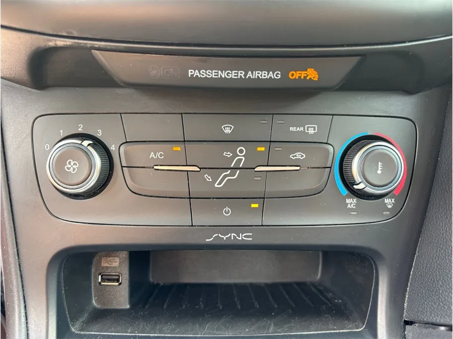 Ford Focus photo 22