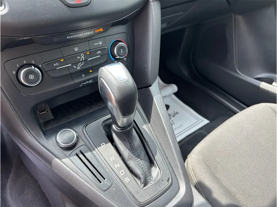 Ford Focus photo 25