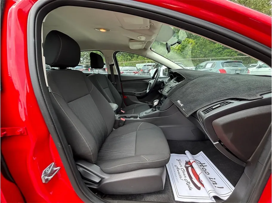 Ford Focus photo 29