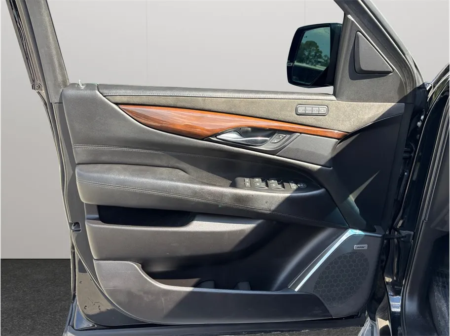 Cadillac Escalade photo 21