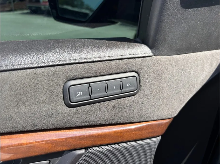 Cadillac Escalade photo 23