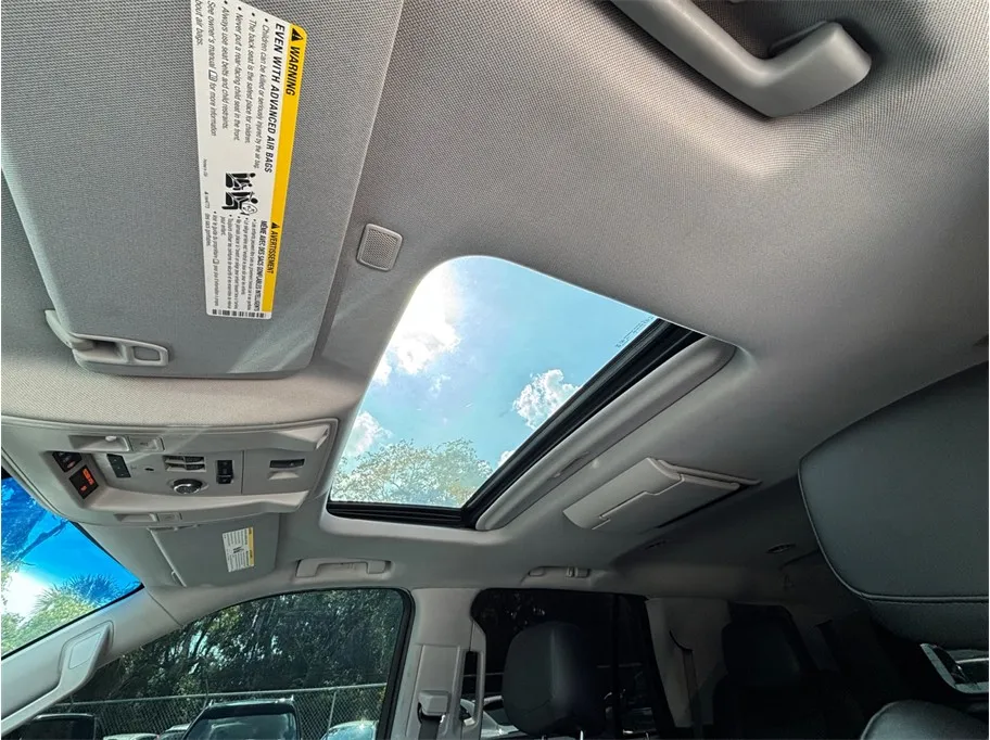 Cadillac Escalade photo 38