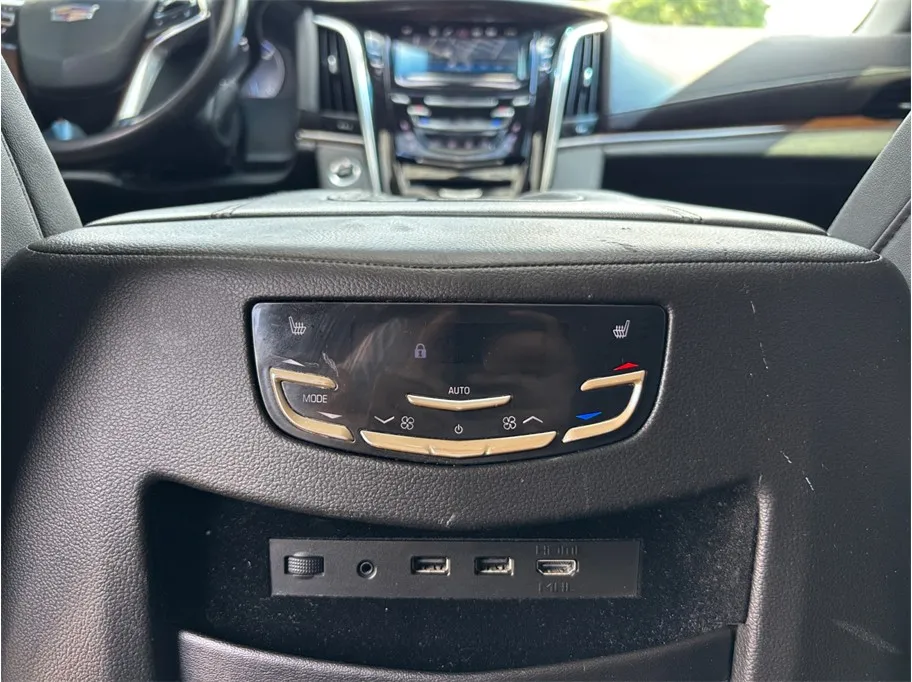 Cadillac Escalade photo 41