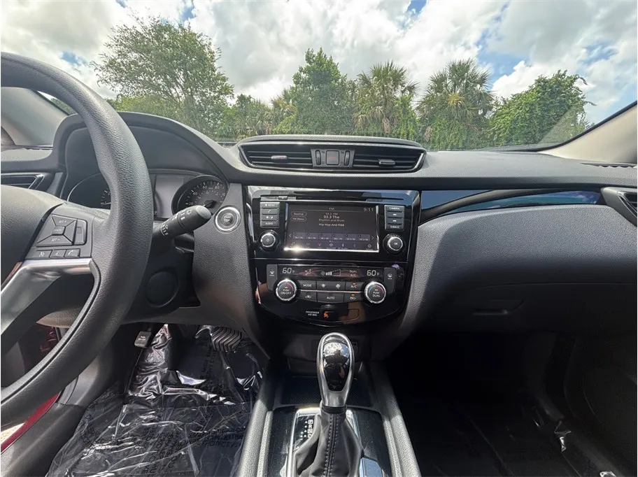 Nissan Rogue Sport photo 11