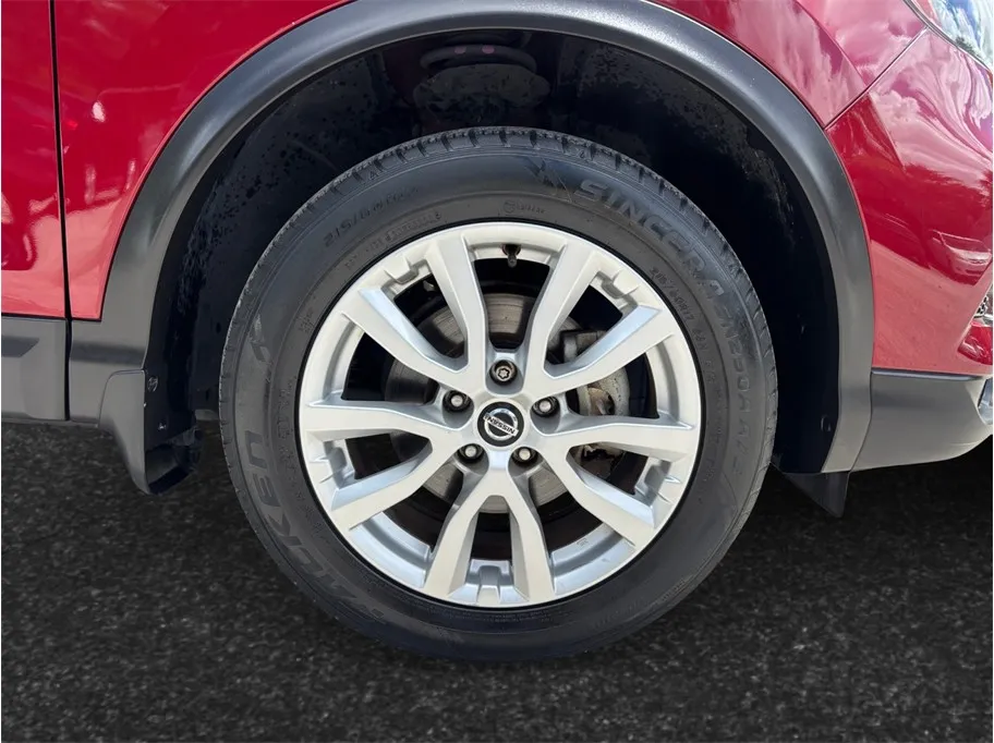 Nissan Rogue Sport photo 13