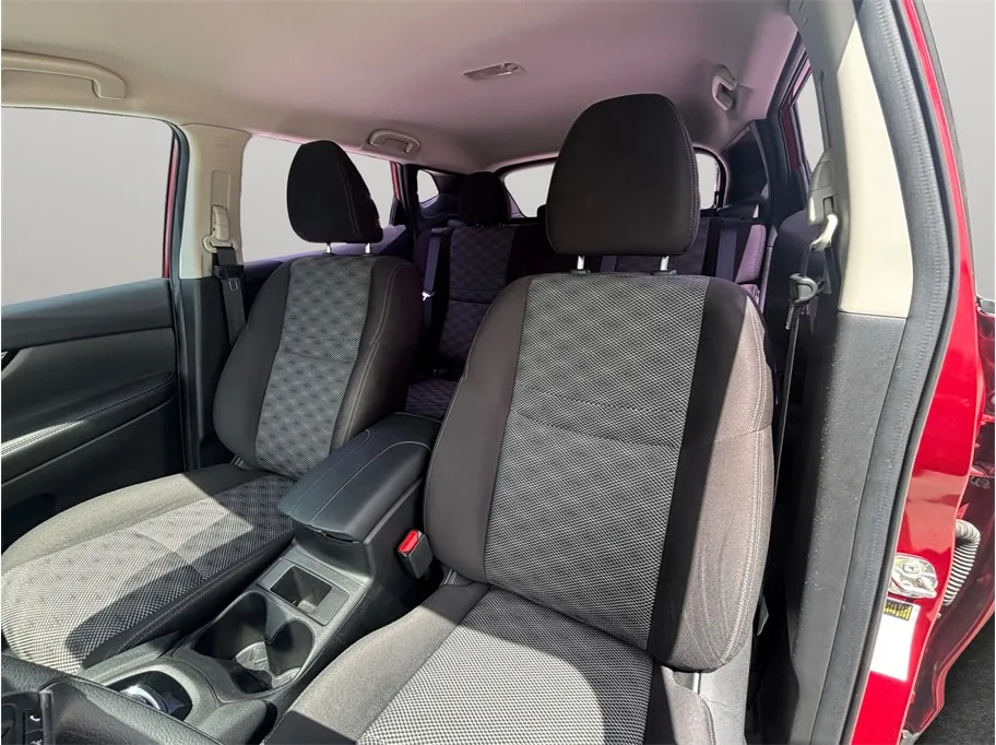 Nissan Rogue Sport photo 17