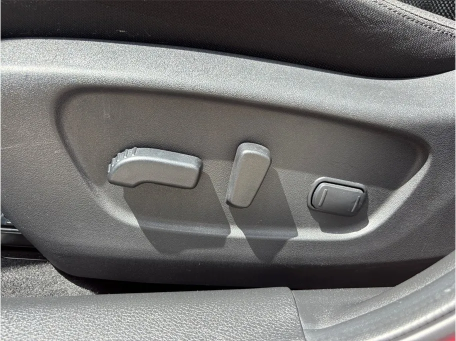 Nissan Rogue Sport photo 18