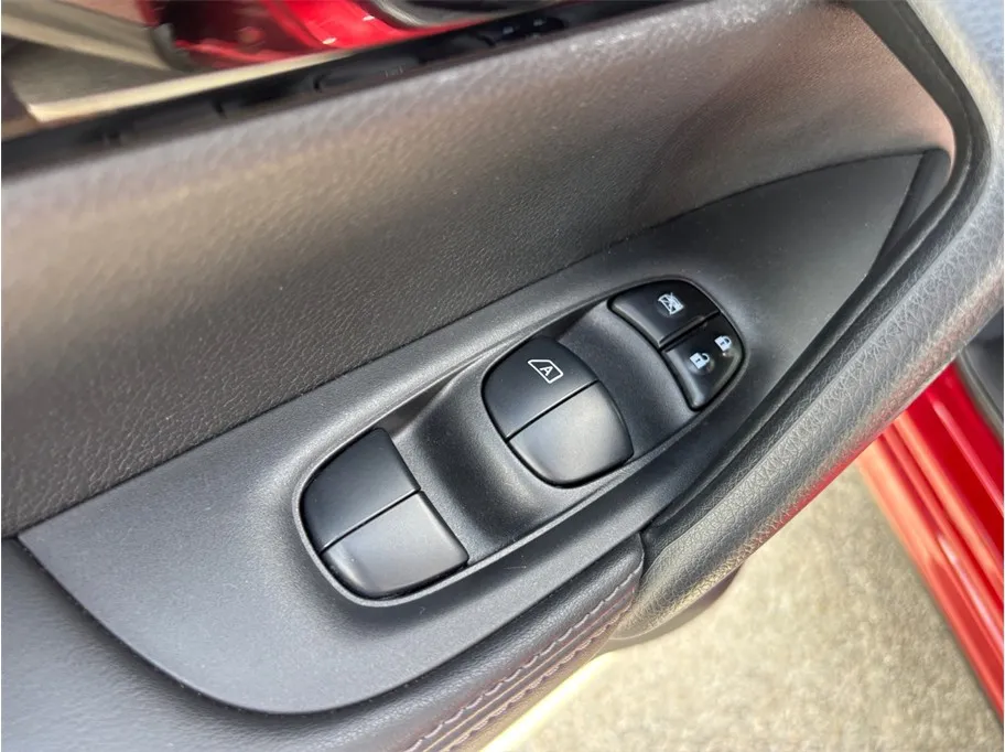 Nissan Rogue Sport photo 20