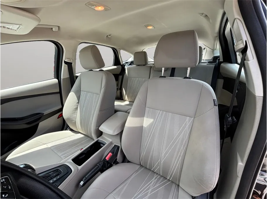 Ford Focus photo 14