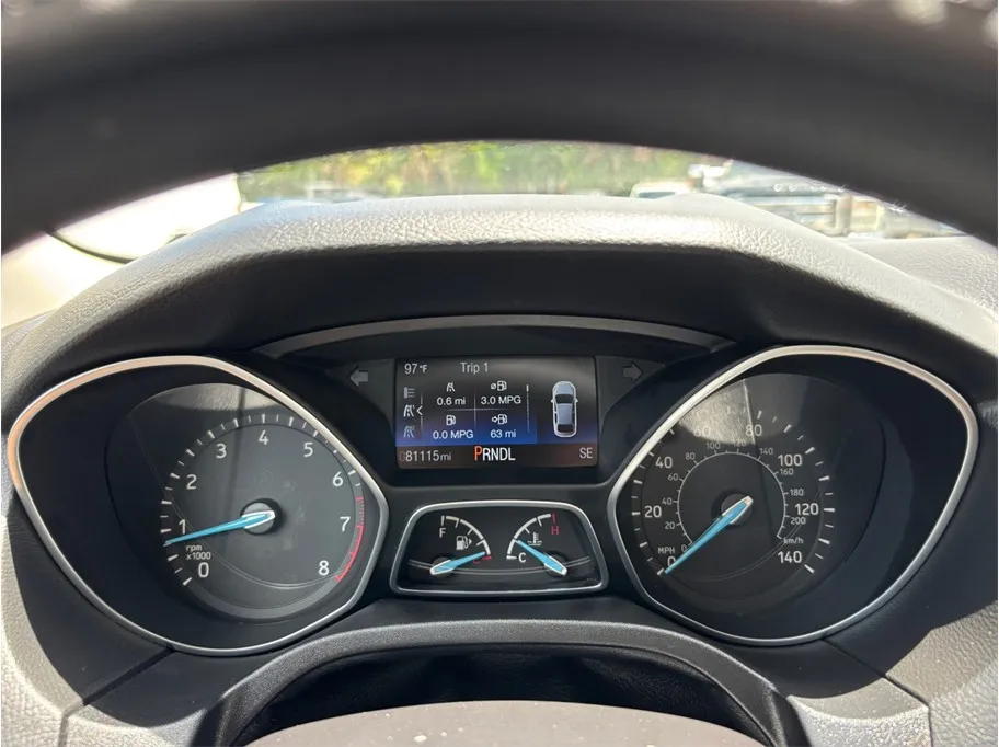 Ford Focus photo 17
