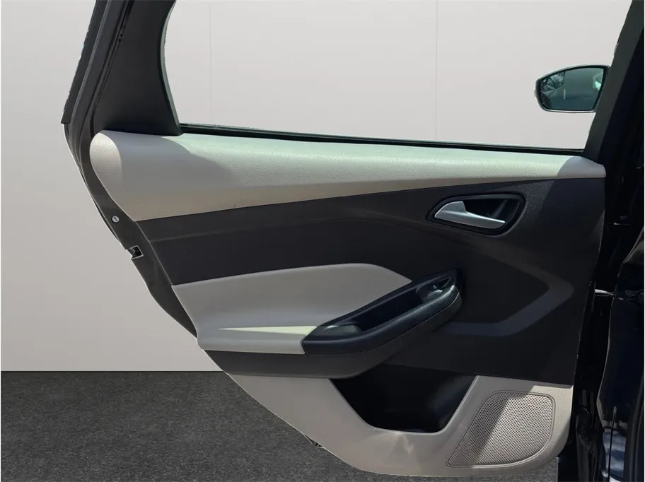 Ford Focus photo 28