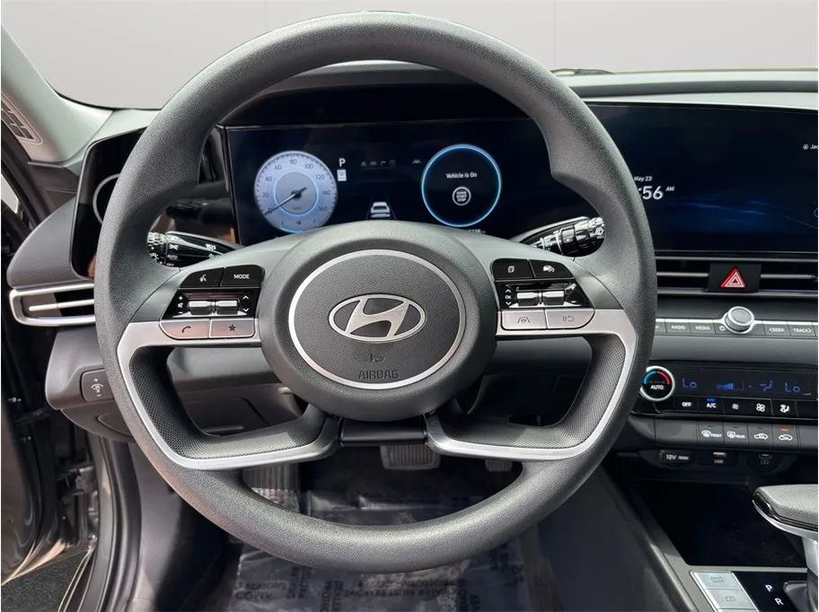 Hyundai Elantra photo 22