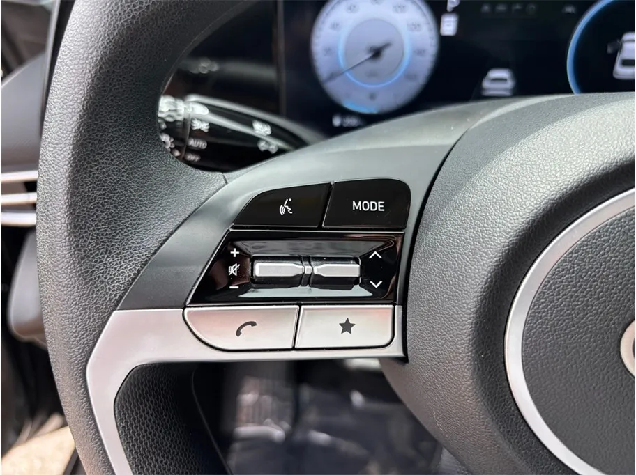 Hyundai Elantra photo 23