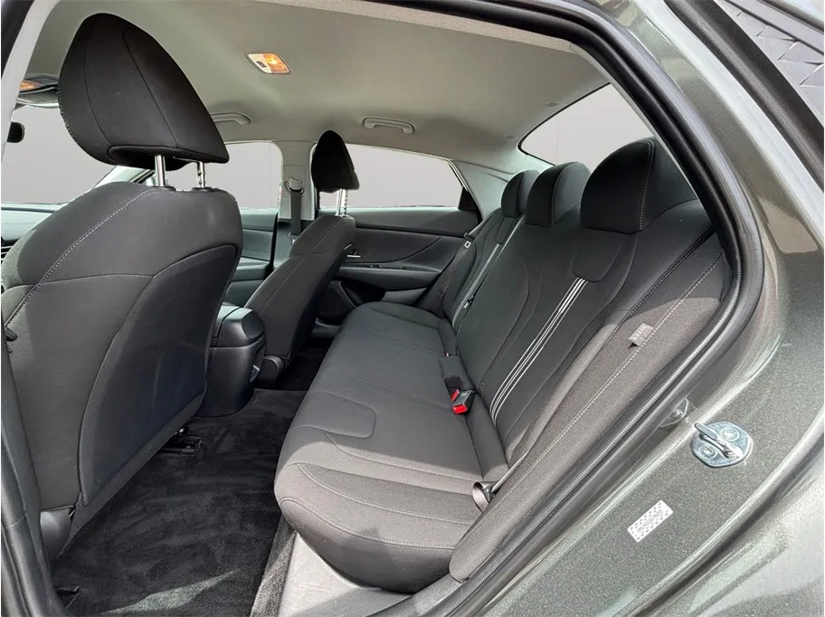 Hyundai Elantra photo 33