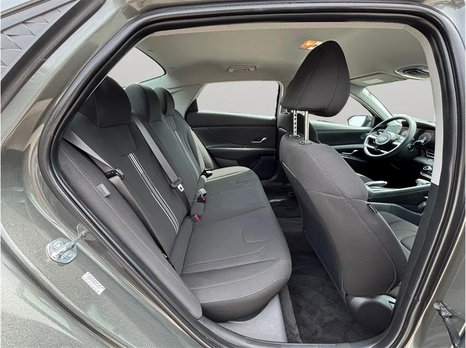 Hyundai Elantra photo 36