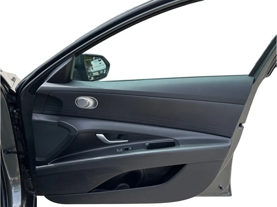 Hyundai Elantra photo 38