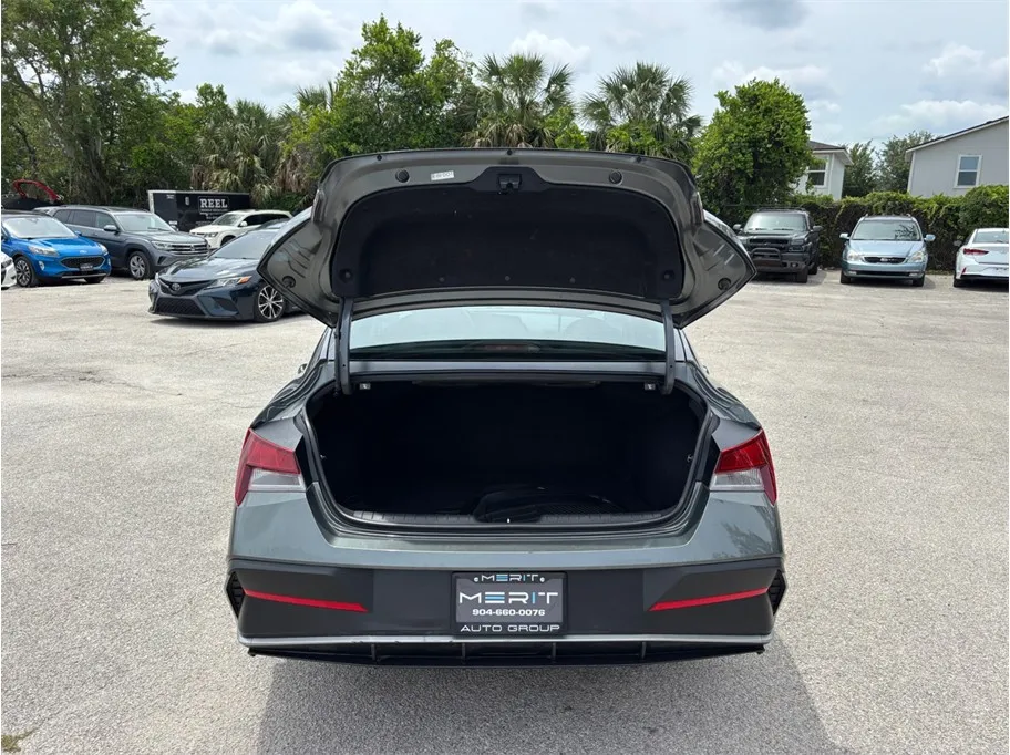 Hyundai Elantra photo 40
