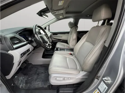 Photos of 2023 Honda Odyssey EX-L Minivan 4D for sale in Jacksonville, FL at Merit Auto Group Atlantic