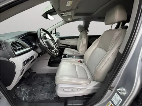 Photos of 2023 Honda Odyssey EX-L Minivan 4D for sale in Jacksonville, FL at Merit Auto Group Atlantic