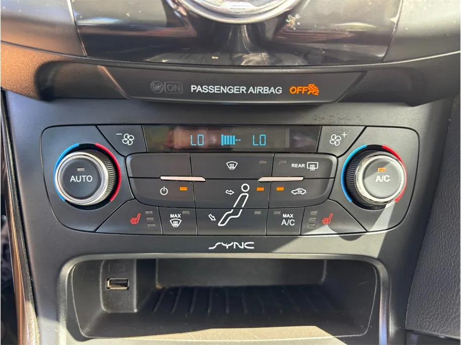 Ford Focus photo 26