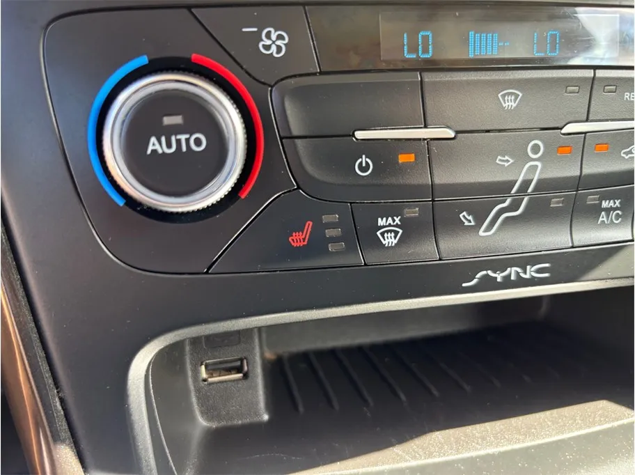 Ford Focus photo 27