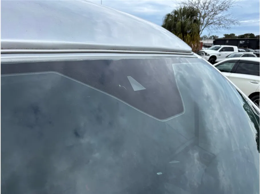 Ford Transit-150 photo 12