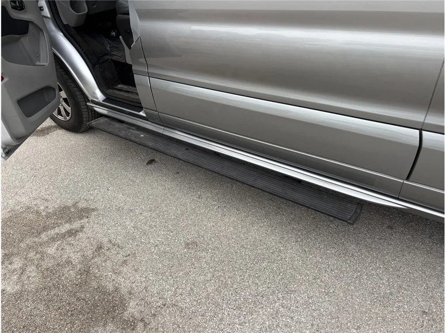 Ford Transit-150 photo 17